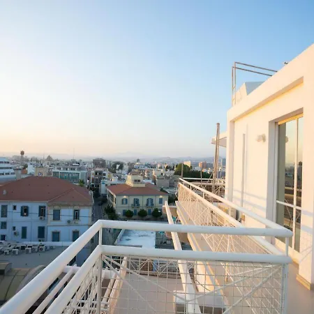 1-80 Collection Penthouse By Trulycyprus דירה לימסול